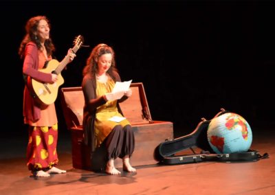 Cécile et Dora Jouent le spectacle Vadum